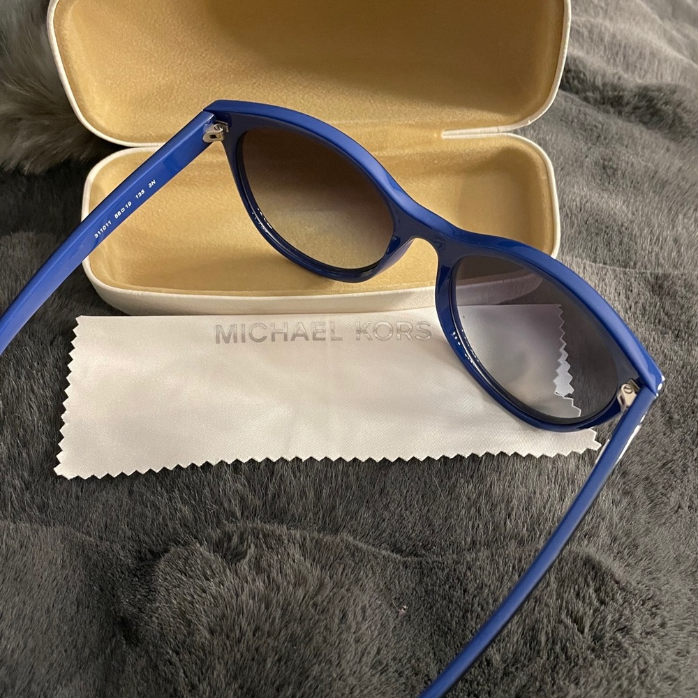 Michael Kors Sunglasses - Picture 4 of 4